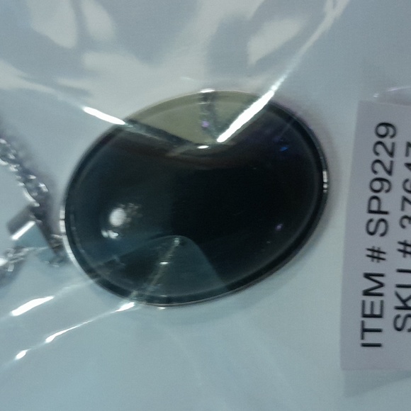 Red Velvet Bijoux Genuine Black Onyx Pendant Necklace - Picture 2 of 3